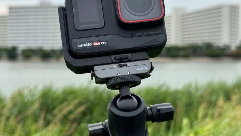 Insta360 クイックリリースマウントで多機能自撮り棒に取り付け