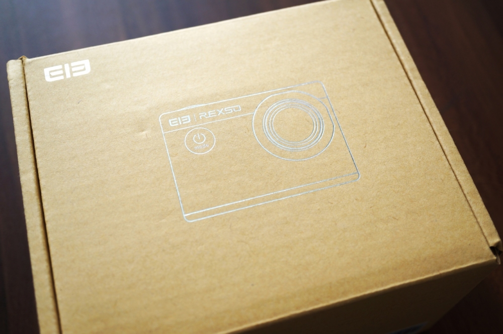 elephone-explorer-x02.JPG explorerxの箱を斜めから