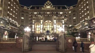 夜のディズニーランドホテル