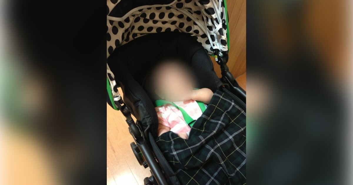 A型ベビーカーに赤ちゃんを乗せて使っている実体験写真